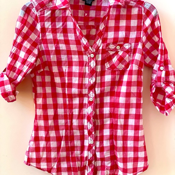 Red plaid button down shirt with pocket - Picture 2 of 8